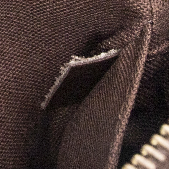 Louis Vuitton Pochette Billets Macao Clutch - Picture 6 of 6